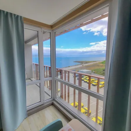 Paradiso - Private Apartment-bsr-1 ネセバル