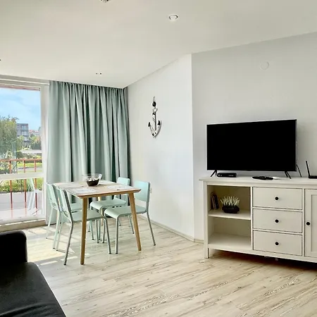 Апартамент Paradiso - Private Apartment-bsr-1 4*